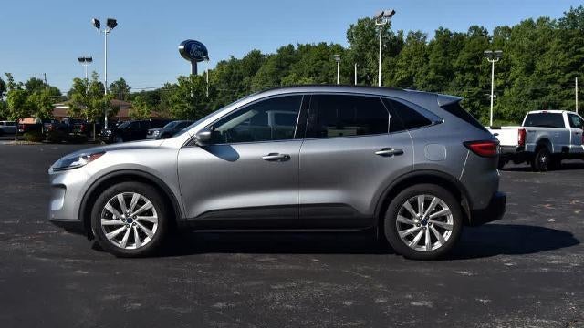 2022 Ford Escape Hybrid Titanium