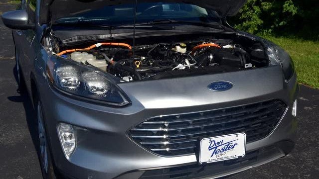 2022 Ford Escape Hybrid Titanium