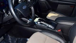 2022 Ford Escape Hybrid Titanium
