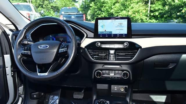 2022 Ford Escape Hybrid Titanium