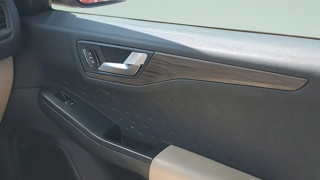 2020 Ford Escape Hybrid Titanium