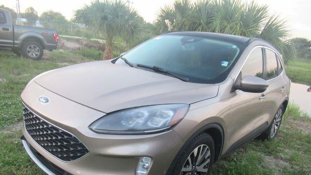 2020 Ford Escape Hybrid Titanium