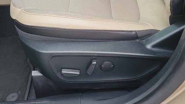 2020 Ford Escape Hybrid Titanium