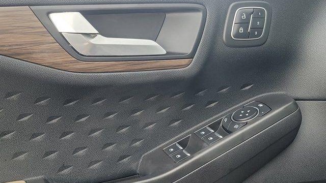 2020 Ford Escape Hybrid Titanium