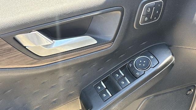 2020 Ford Escape Hybrid Titanium