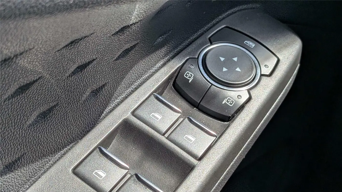 2020 Ford Escape Hybrid Titanium