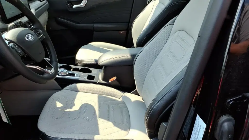2023 Ford Escape Plug-In Hybrid Base