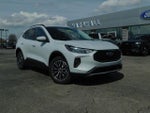 2025 Escape Plug-In Hybrid Thumbnail 4