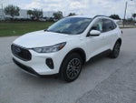 2025 Escape Plug-In Hybrid Thumbnail 3