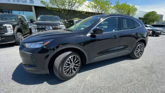 2025 Ford Escape Plug-In Hybrid PHEV