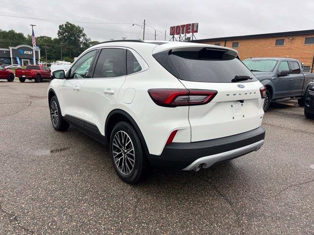 2026 Ford Escape - $33,722