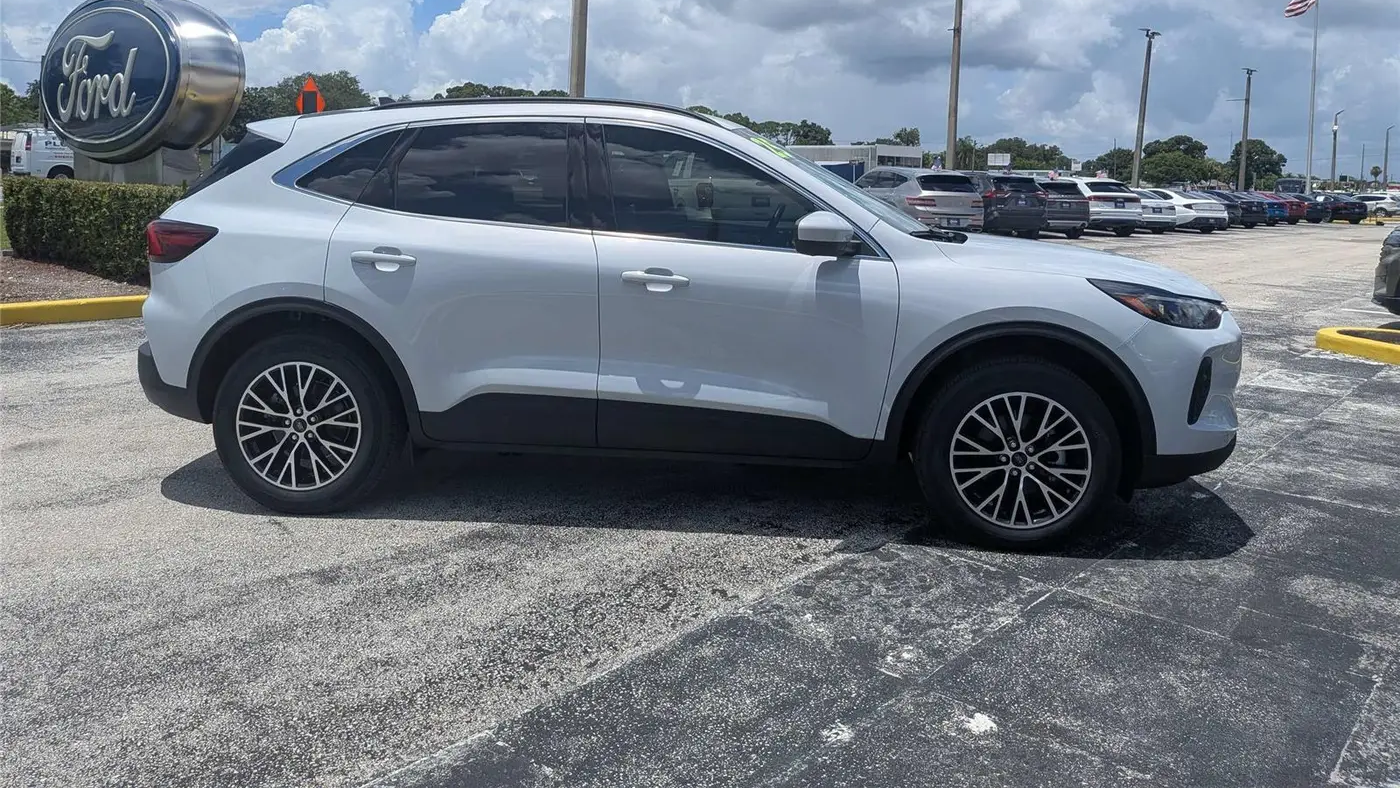 2025 Ford Escape Plug-In Hybrid PHEV