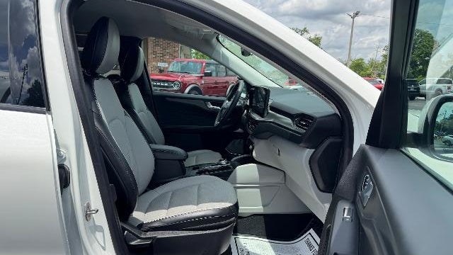 2023 Ford Escape Plug-In Hybrid Base