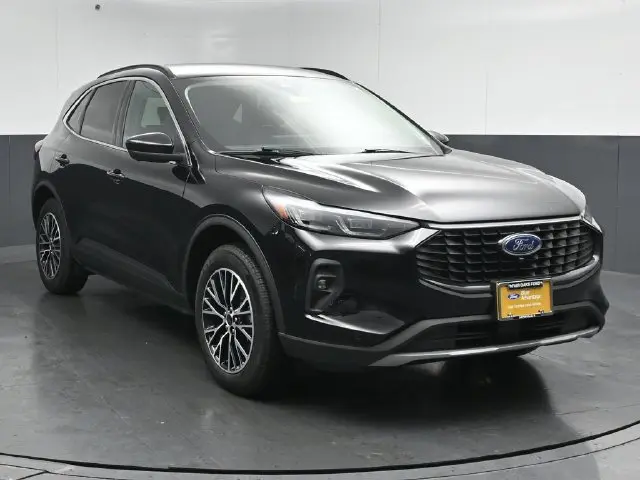 2026 Ford Escape - $32,999