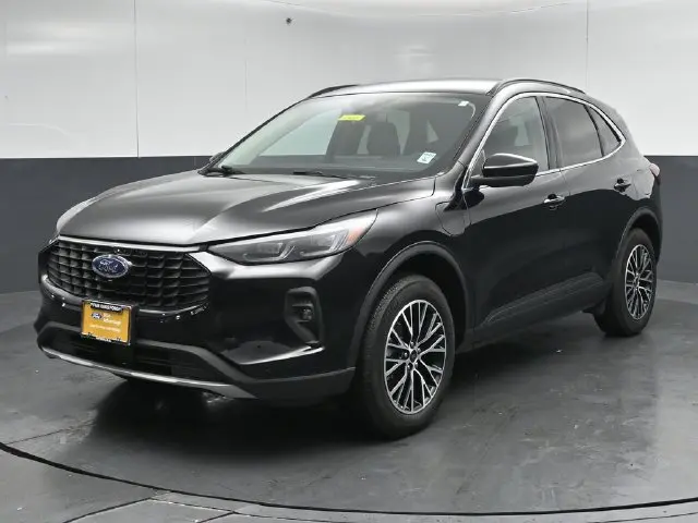 2026 Ford Escape - $32,999