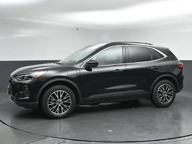 2026 Ford Escape - $32,999