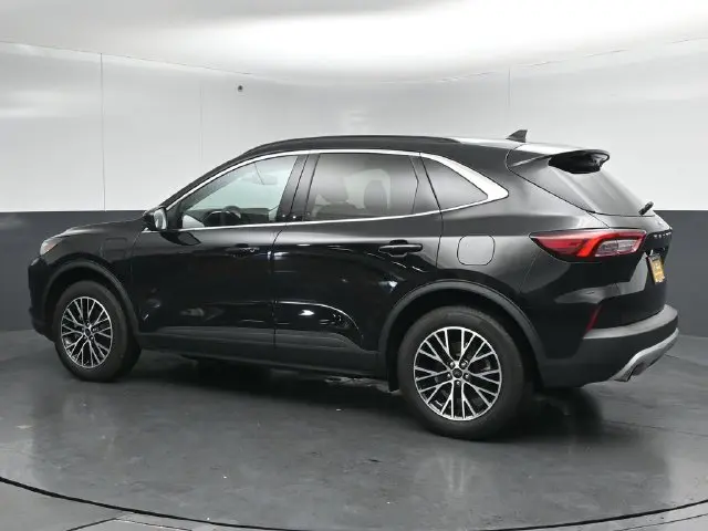 2026 Ford Escape - $32,999