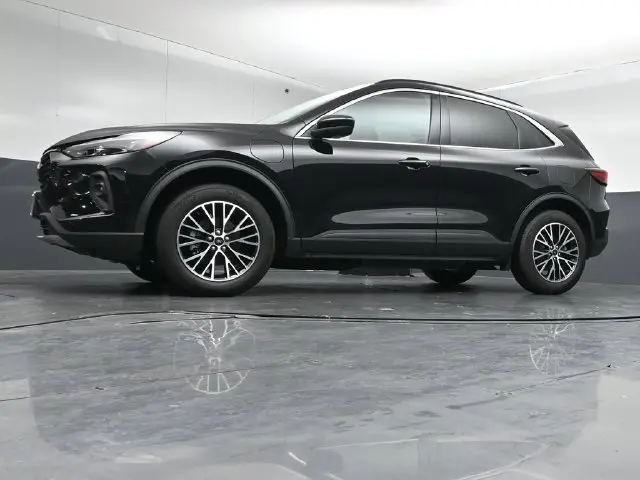 2026 Ford Escape - $32,999