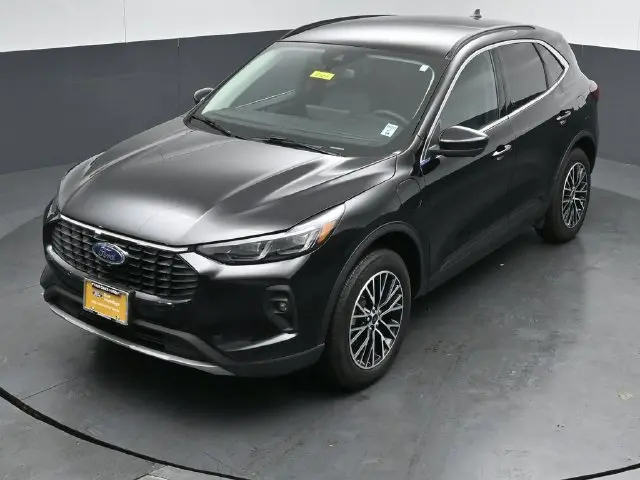 2026 Ford Escape - $32,999