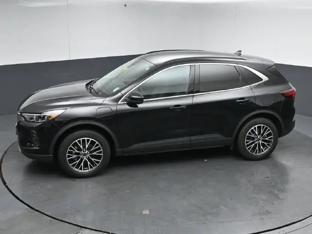 2026 Ford Escape - $32,999