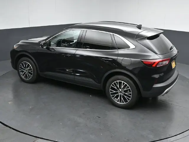2026 Ford Escape - $32,999