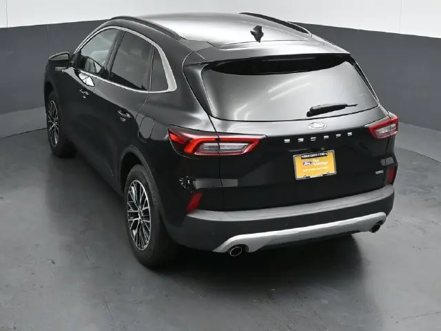 2026 Ford Escape - $32,999