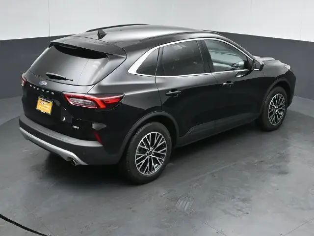 2026 Ford Escape - $32,999
