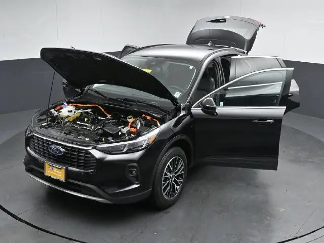 2026 Ford Escape - $32,999