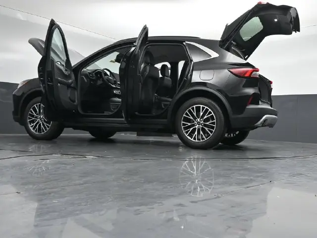 2026 Ford Escape - $32,999
