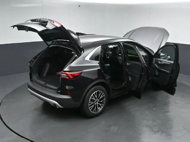 2026 Ford Escape - $32,999
