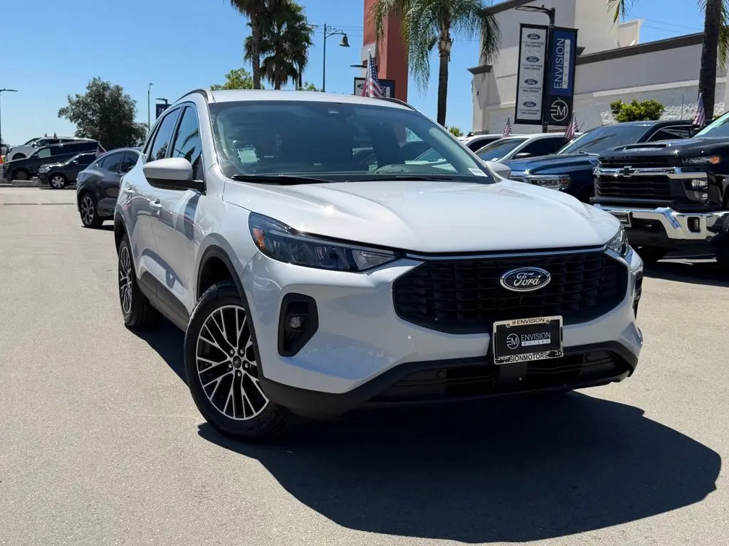 2025 Ford Escape - $29,598