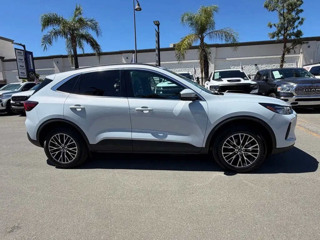2025 Ford Escape - $29,598