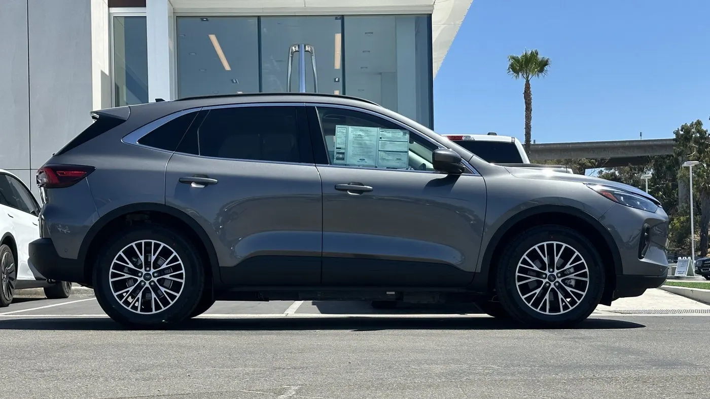 2023 Ford Escape Plug-In Hybrid Base