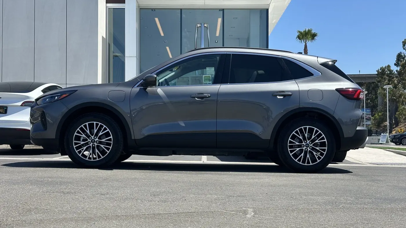 2023 Ford Escape Plug-In Hybrid Base
