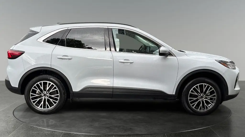 2025 Ford Escape Plug-In Hybrid PHEV