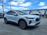 2025 Escape Plug-In Hybrid Thumbnail 3