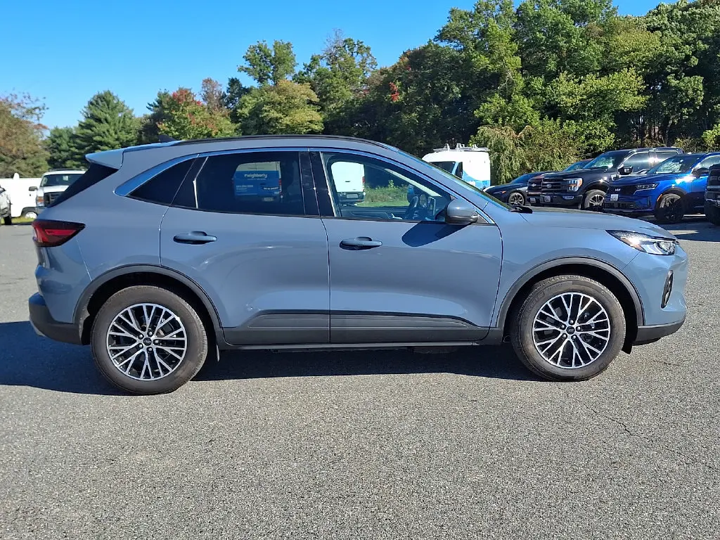 2023 Ford Escape - $20,200