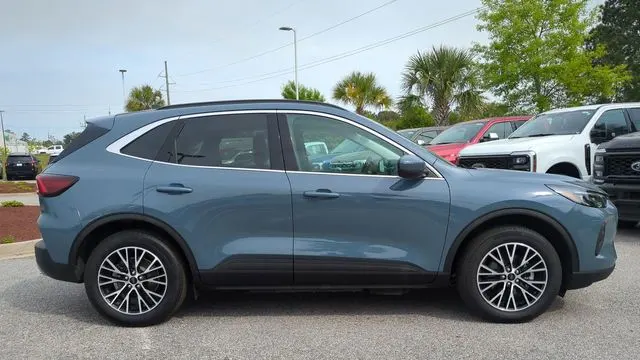 2025 Ford Escape Plug-In Hybrid PHEV