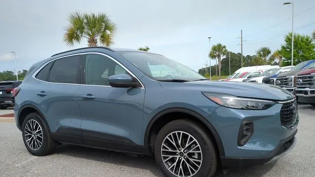 2025 Ford Escape Plug-In Hybrid PHEV