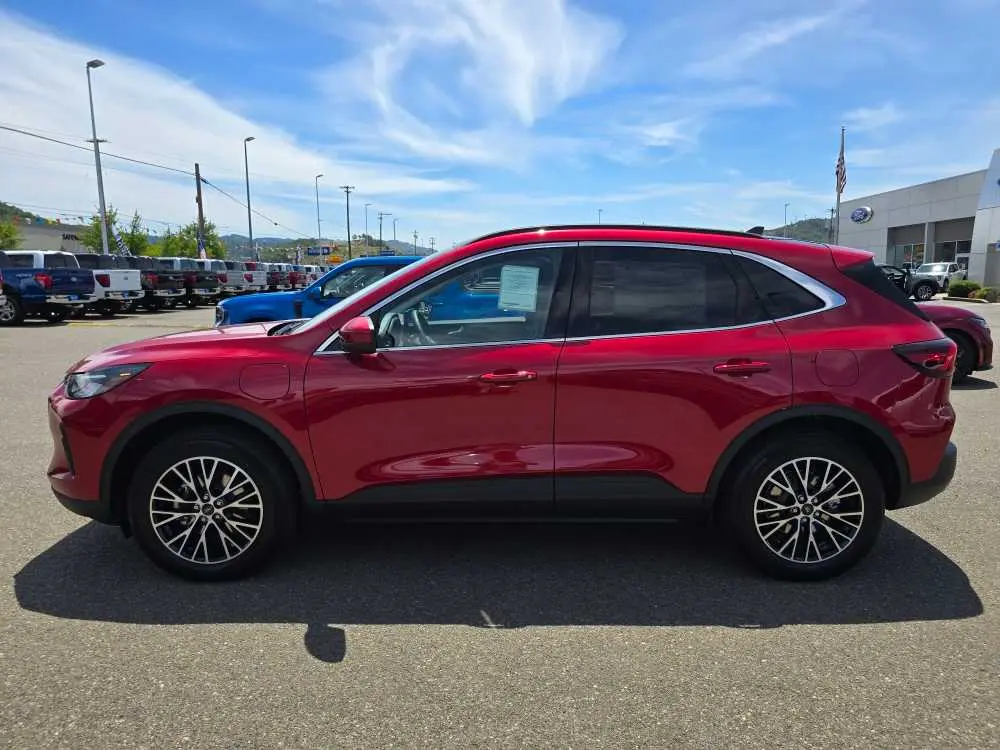 2025 Ford Escape - $28,050