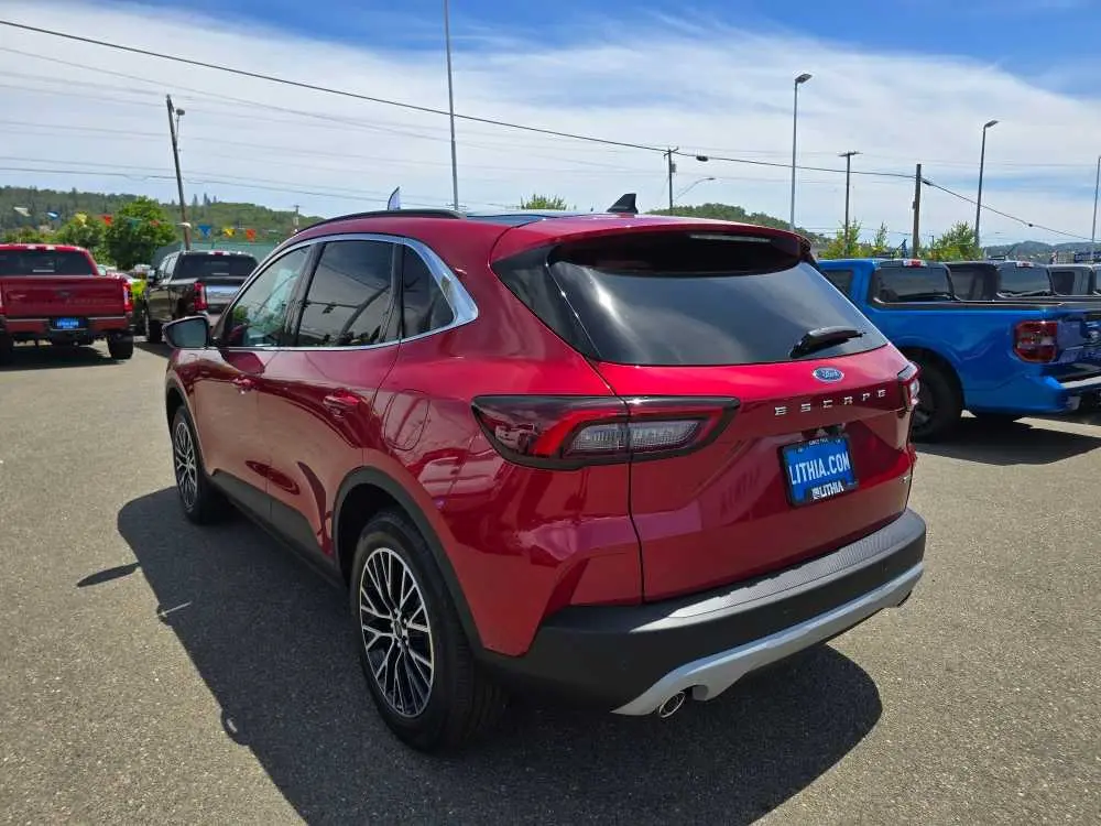 2025 Ford Escape - $28,050