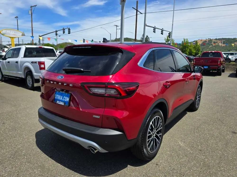 2025 Ford Escape - $28,050