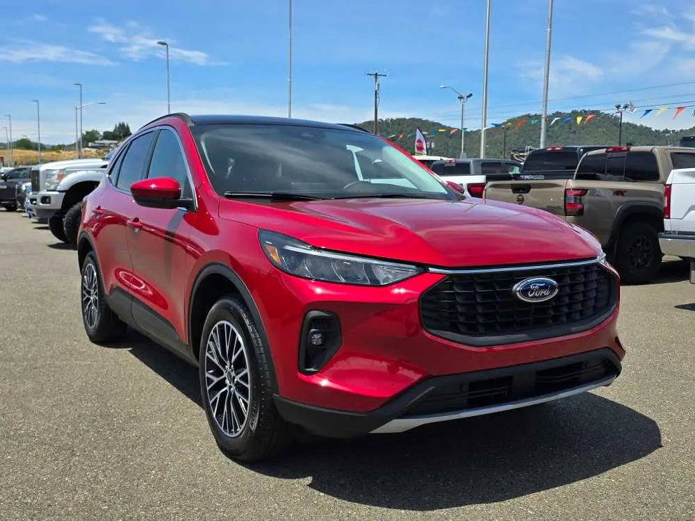 2025 Ford Escape - $28,050