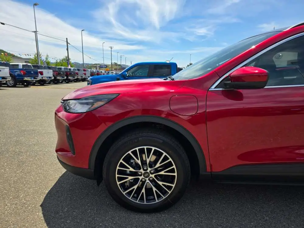 2025 Ford Escape - $28,050