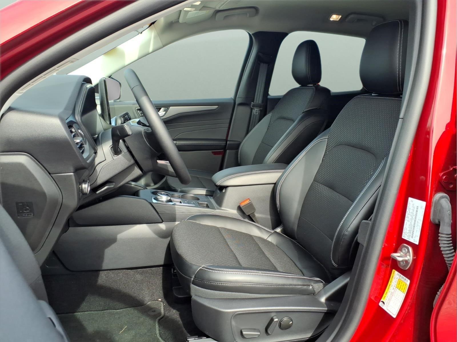 2025 Ford Escape - $29,999
