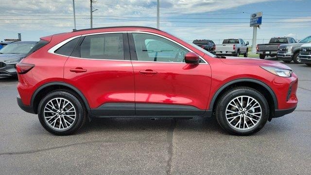 2025 Ford Escape Plug-In Hybrid PHEV