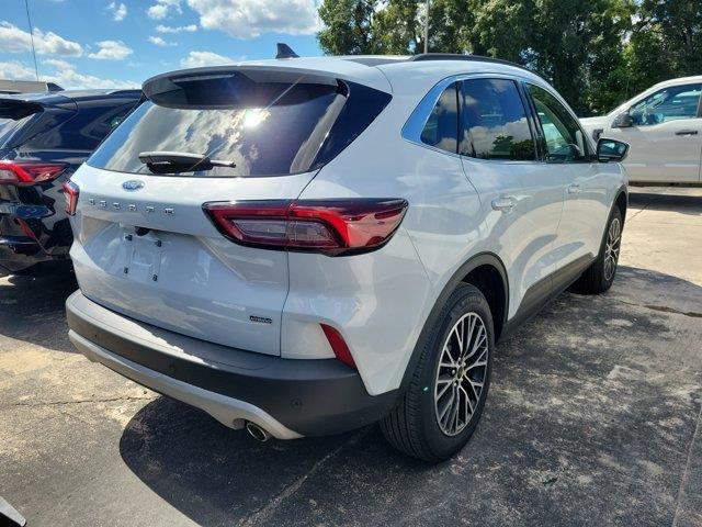 2026 Ford Escape - $31,995