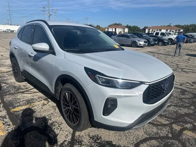 2025 Ford Escape - $29,407