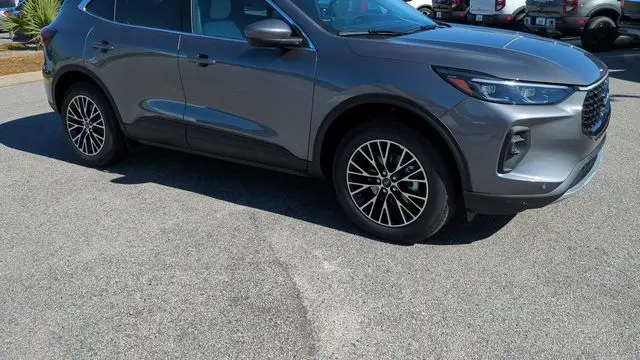 2025 Ford Escape Plug-In Hybrid PHEV