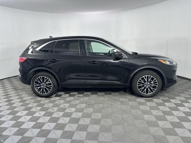2022 Ford Escape - $23,980
